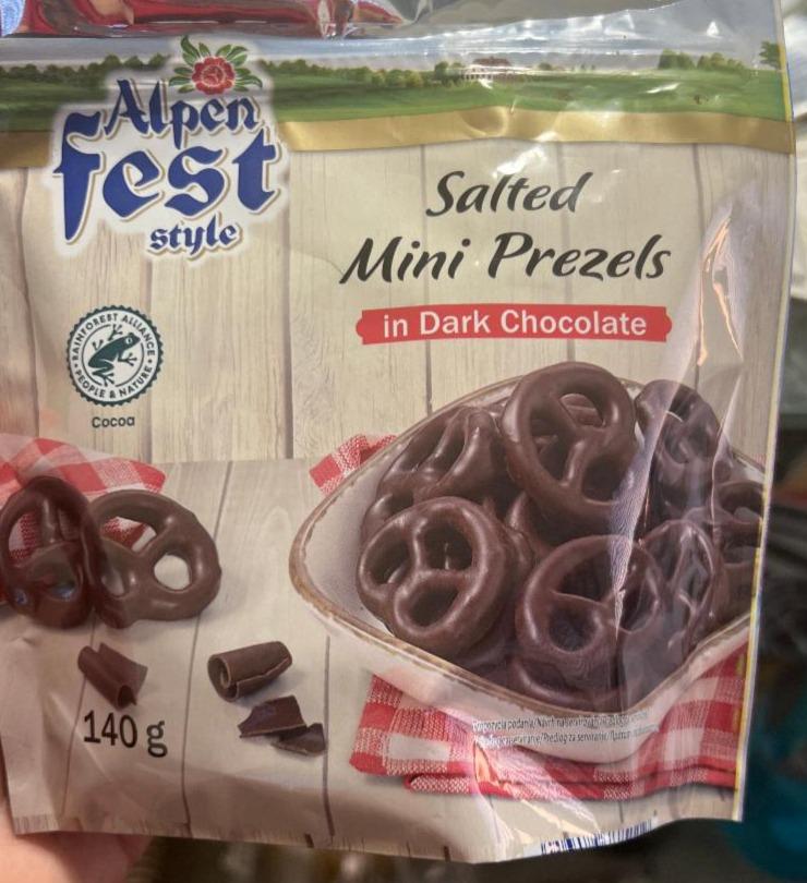 Fotografie - Salted Mini Pretzels in Dark chocolate Alpen fest style