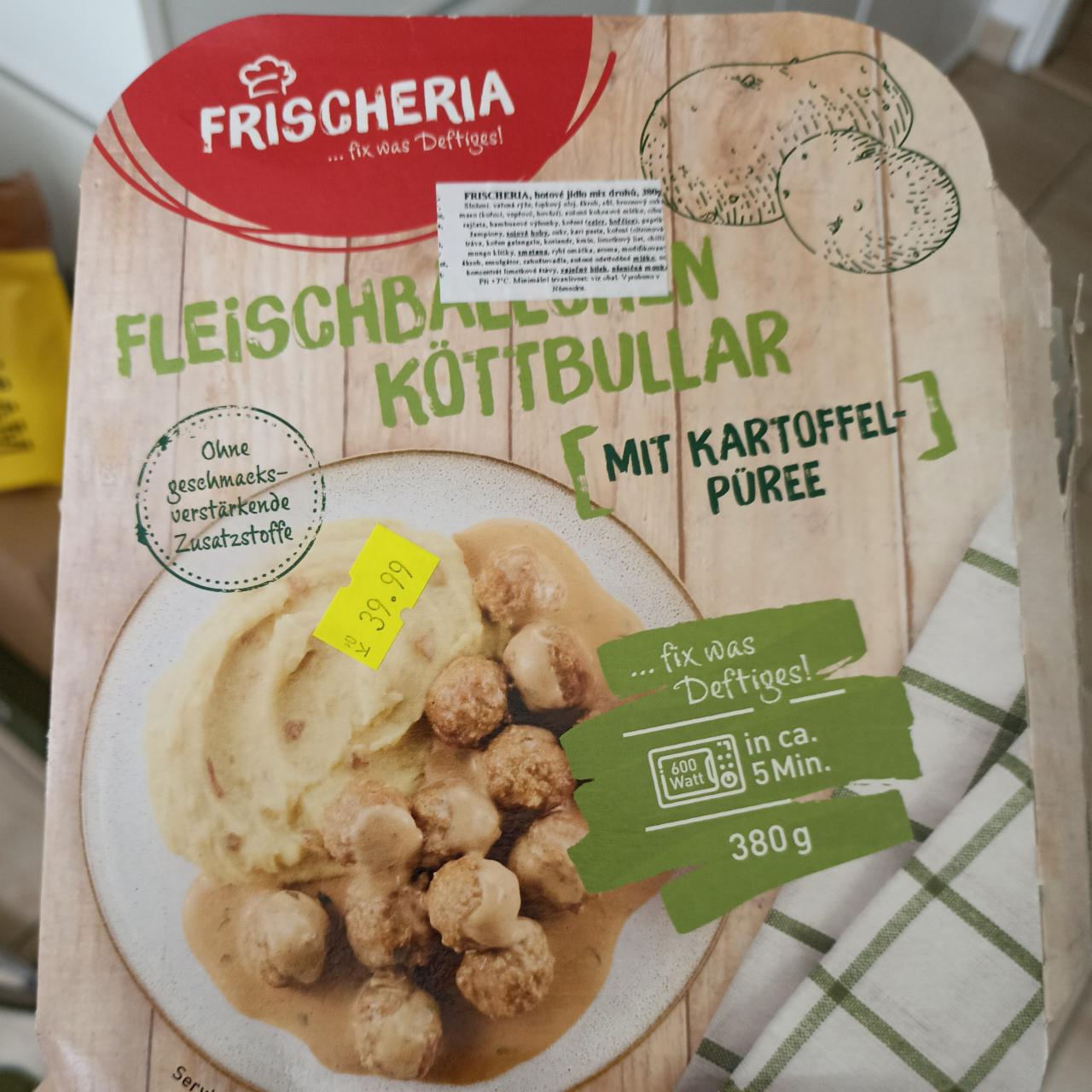 Fotografie - Fleischbällchen köttbullar mit kartoffelpüree Frischeria