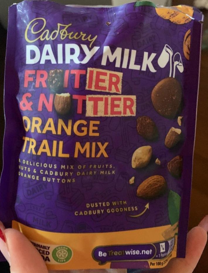 Fotografie - Dairy milk fruitier & nuttier orange trail mix Cadbury