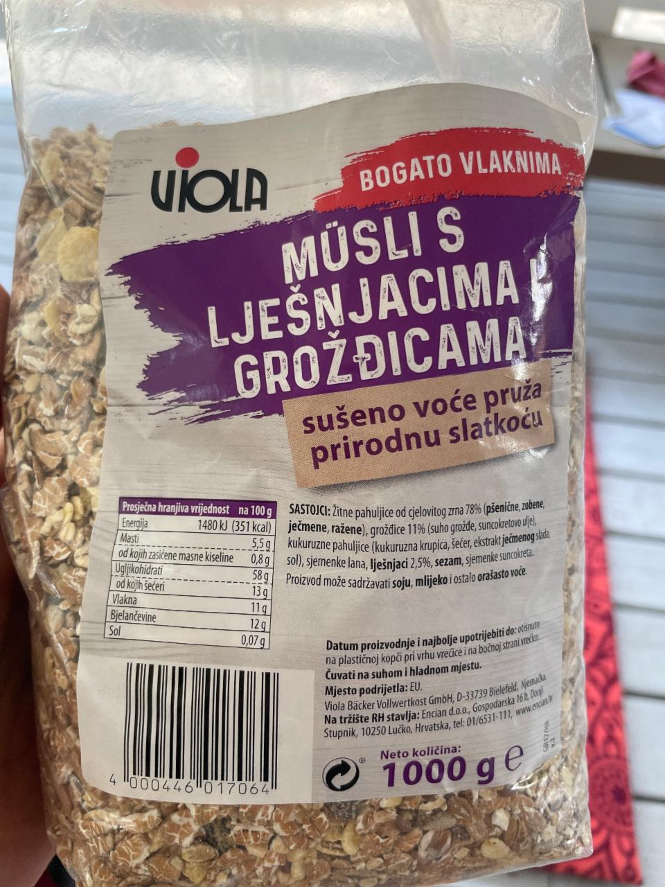 Fotografie - Müsli s ljesnjacima i grožđicama Viola