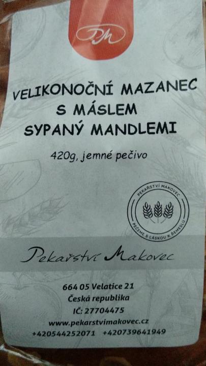 Fotografie - Velikonoční mazanec s máslem sypaný mandlemi Pekařství Makovec