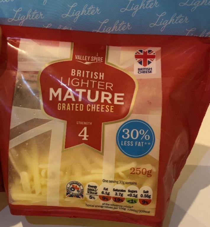 Fotografie - British Lighter Mature Grated Cheese Valley spire