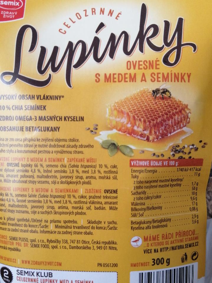 Fotografie - Celozrnné lupínky ovesné s medem a semínky