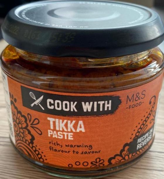 Fotografie - Cibulovo-rajčatová pasta se směsí koření Garam Masala na přípravu tikky M&S Food