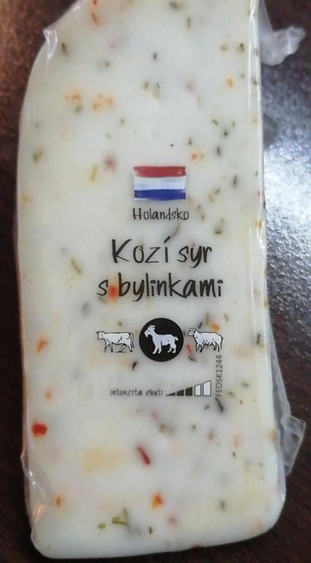 Fotografie - Kozí sýr s bylinkami Kaufland