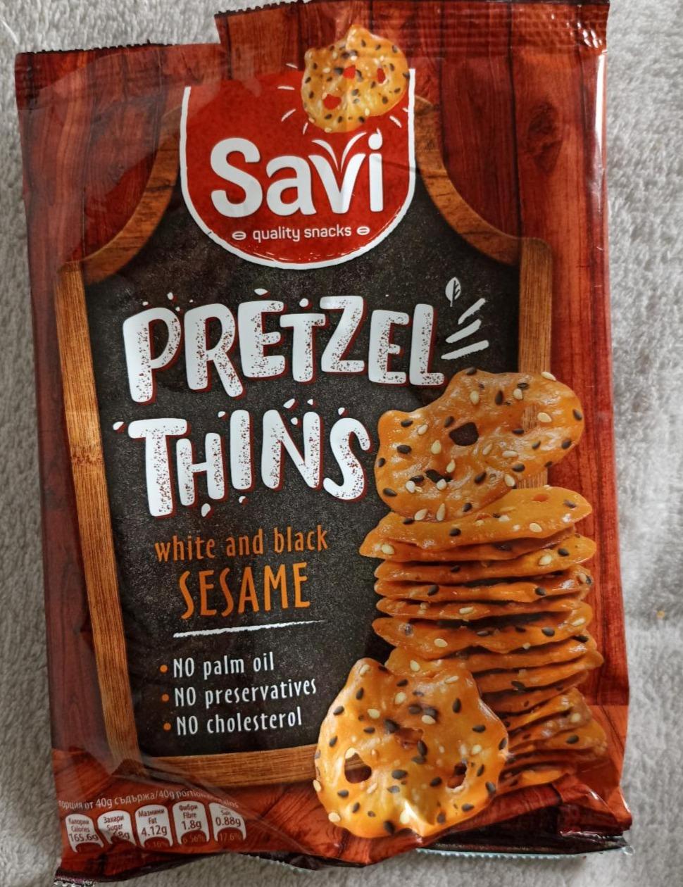 Fotografie - Pretzel thins white and black sesame Savi