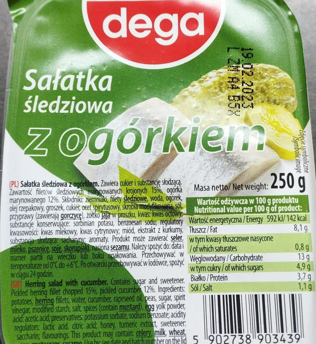 Fotografie - Salatka śledziowa z ogórkiem Dega