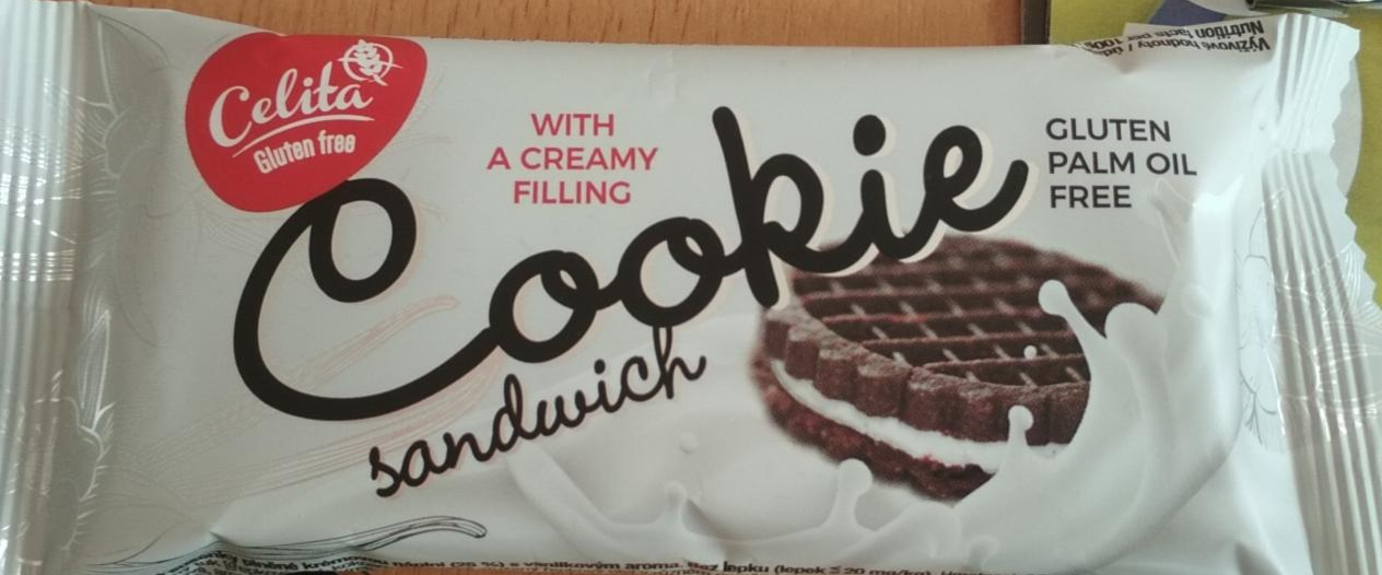 Fotografie - Cookie Sandwich with a Creamy Filling Celita