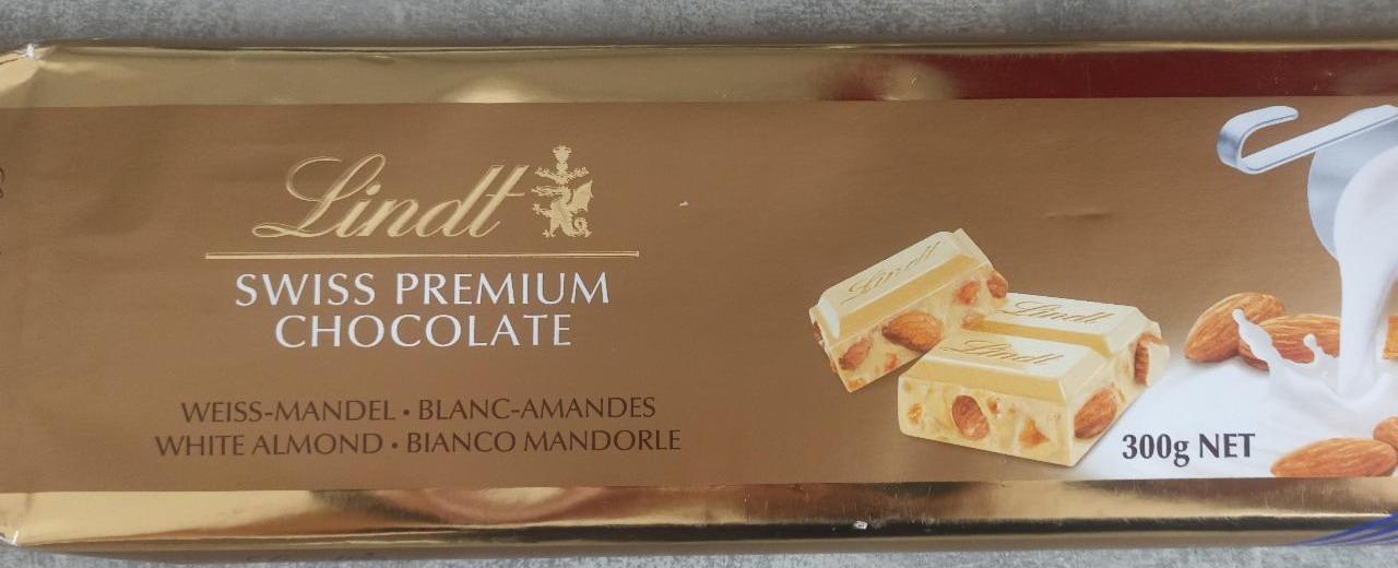 Fotografie - Swiss Premium chocolate White Almond Lindt