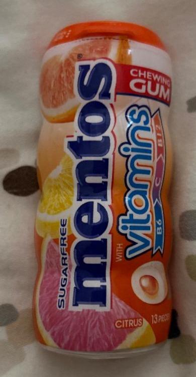 Fotografie - Vitamins chewing gum citrus sugar free Mentos