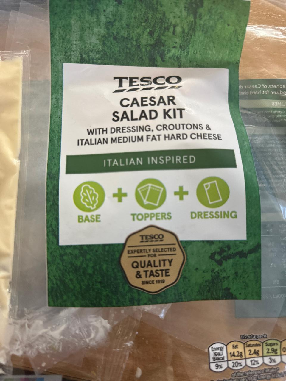 Fotografie - Caesar Salad Kit Tesco