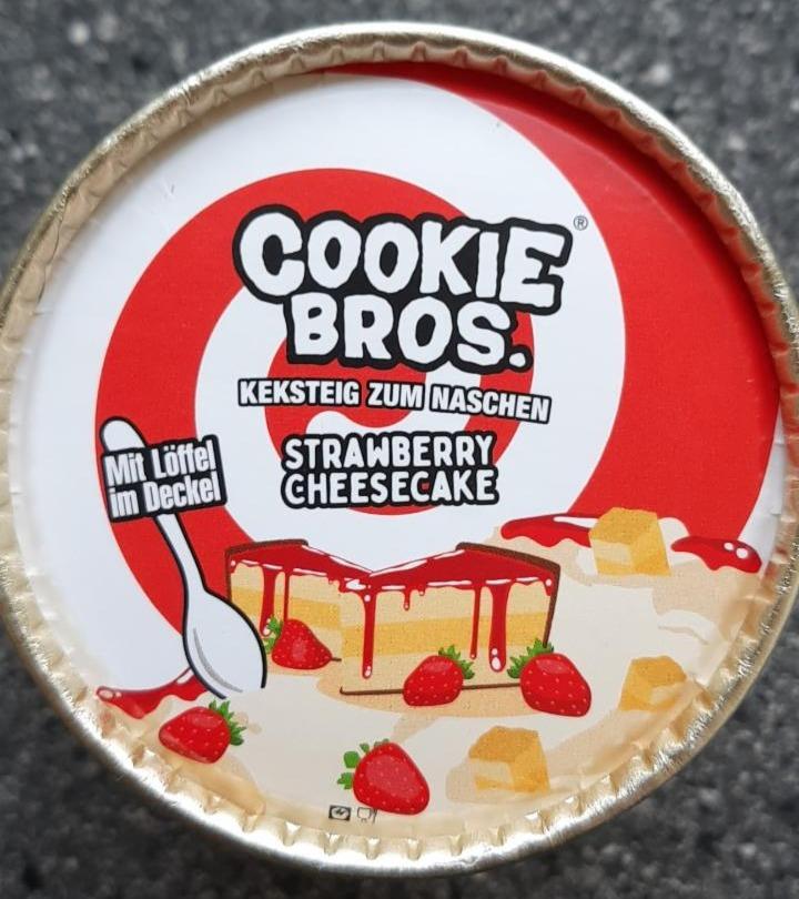 Fotografie - Keksteig zum Naschen Strawberry Cheesecake Cookie Bros.