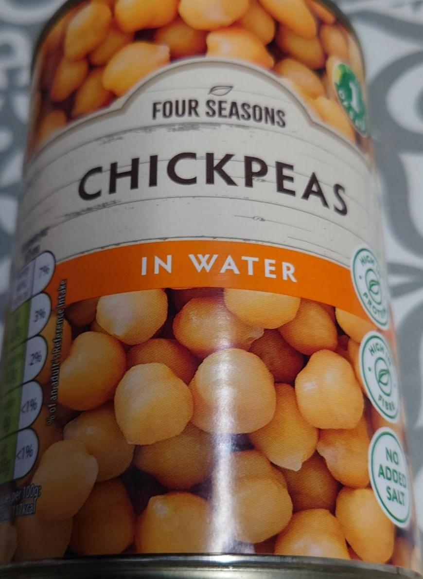 Fotografie - Chickpeas in water Four Seasons