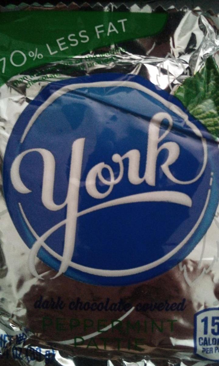 Fotografie - Dark Chocolaze Covered Peppermint Patty York