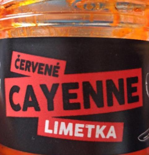 Fotografie - červené cayenne limetka