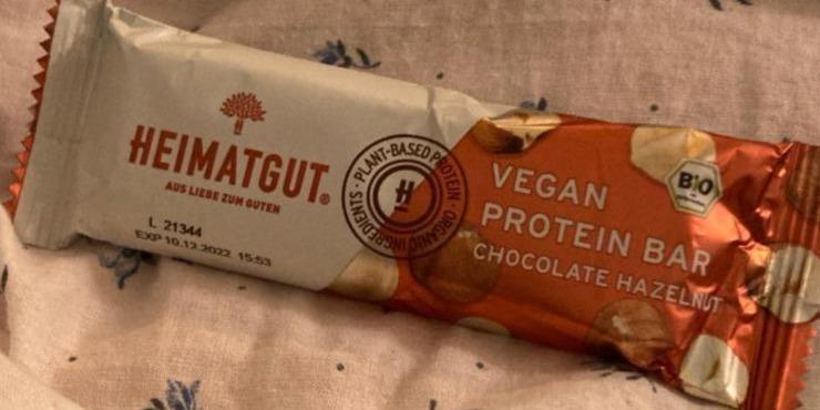 Fotografie - vegan protein bar chocolate hazelnut Heimatgut