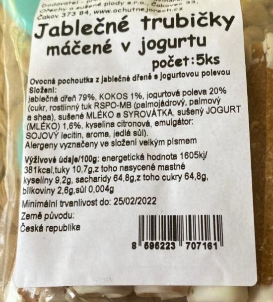 Fotografie - jablečné trubičky máčené v jogurtu