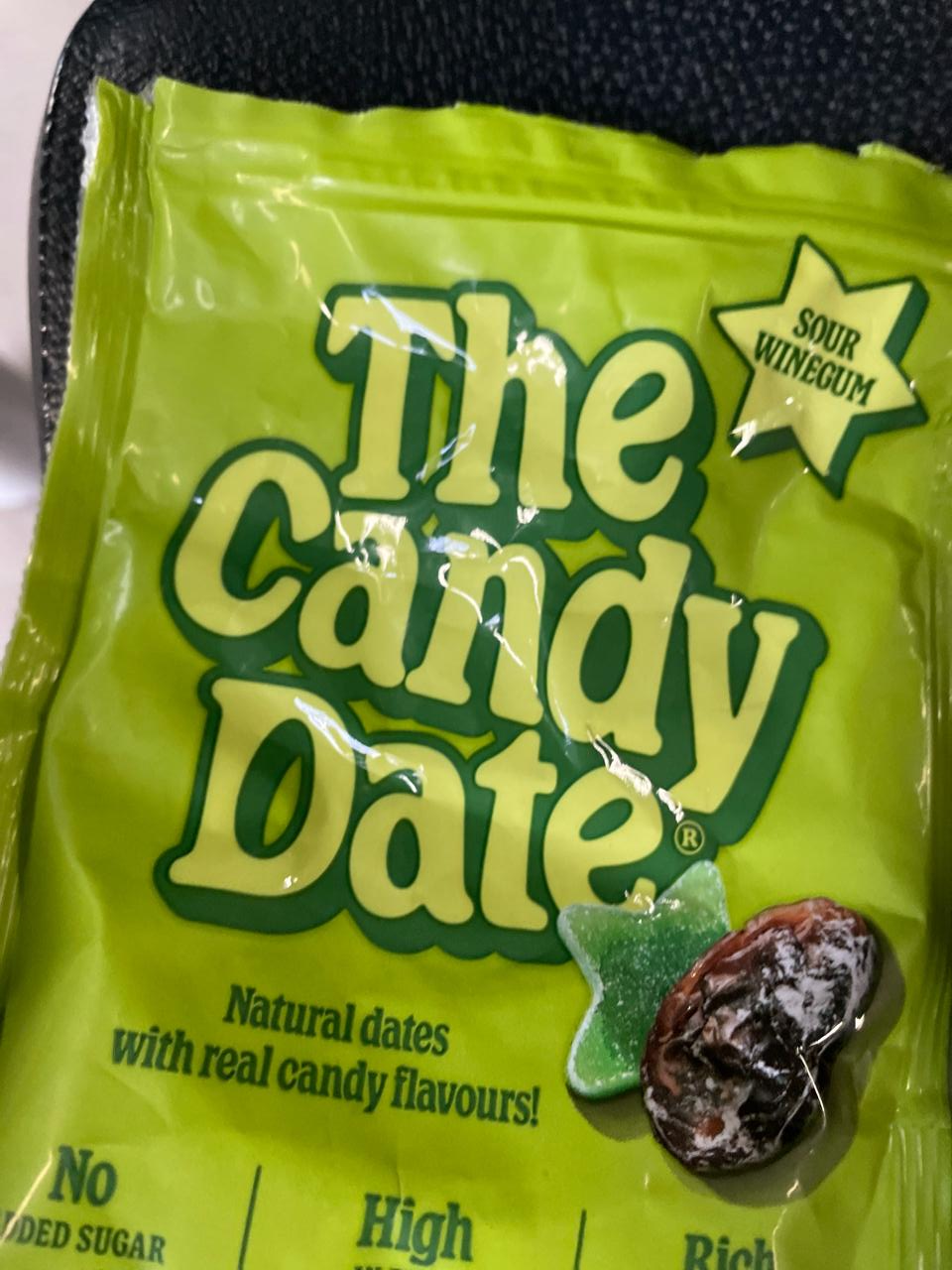 Fotografie - Natural dates with real candy flavours sour winegum The Candy Date