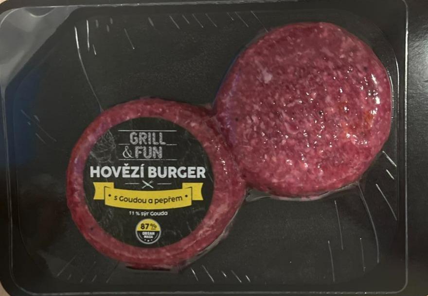 Fotografie - Hovězí burger s goudou a pepřem Grill & Fun