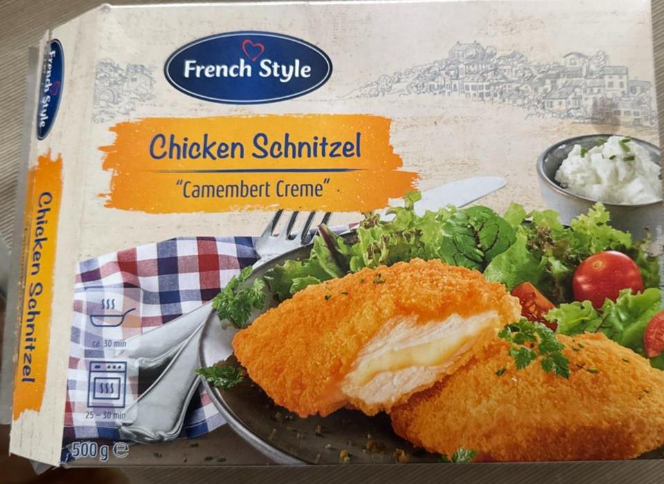 Fotografie - Chicken schnitzel “camembert creme” French style