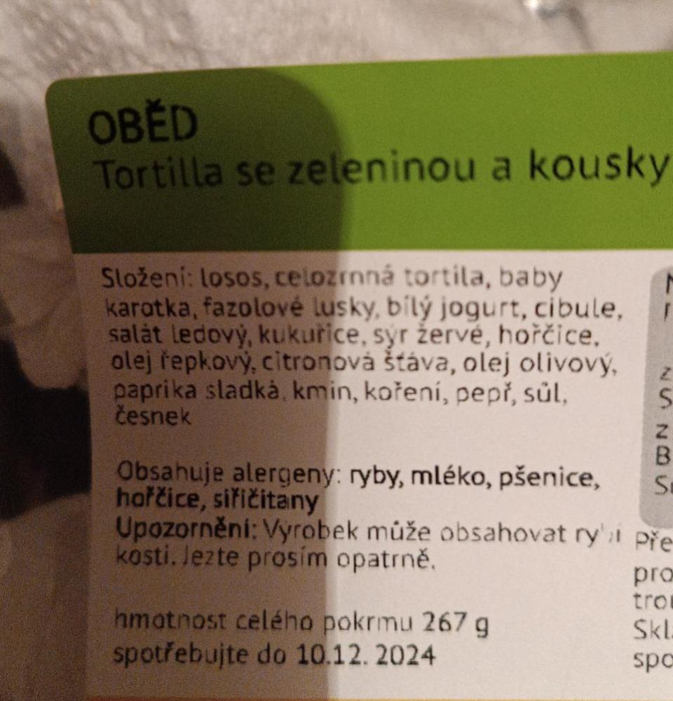 Fotografie - Tortilla se zeleninou a kousky pečeného lososa Zdravé stravování