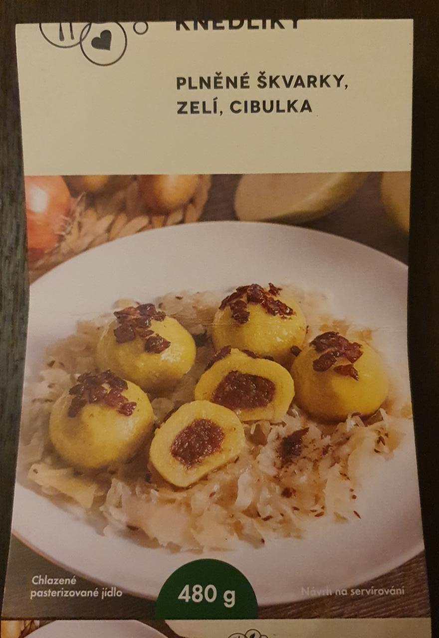 Fotografie - Bramborové knedlíky plněné škvarky, zelí, cibulka