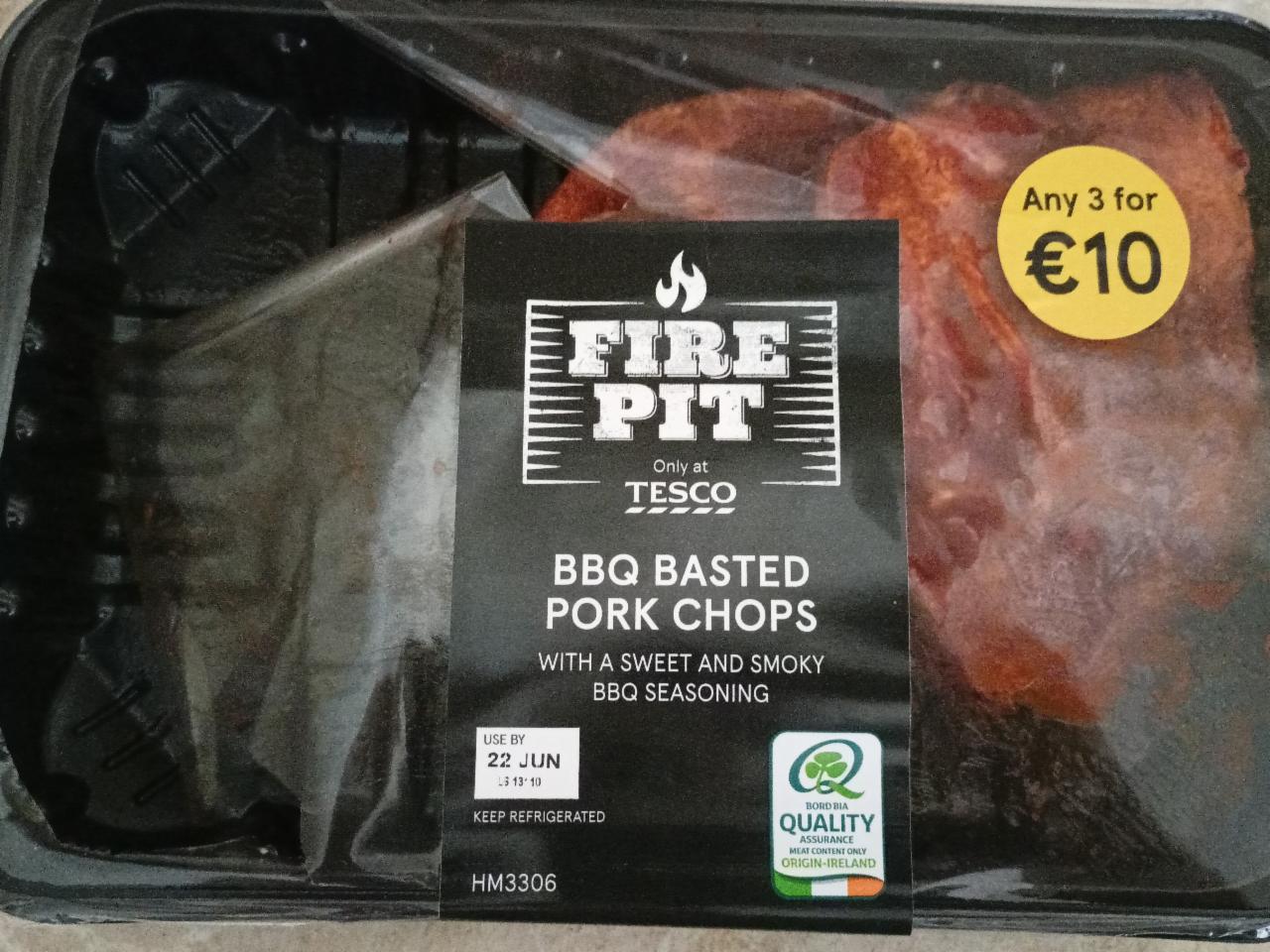 Fotografie - BBQ Basted Pork Chops Fire Pit Tesco