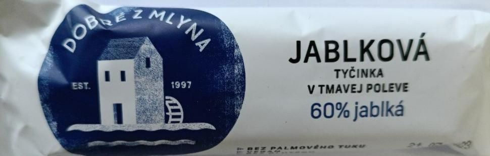 Fotografie - jablková tyčinka v tmavé polevě Dobré z mlýna