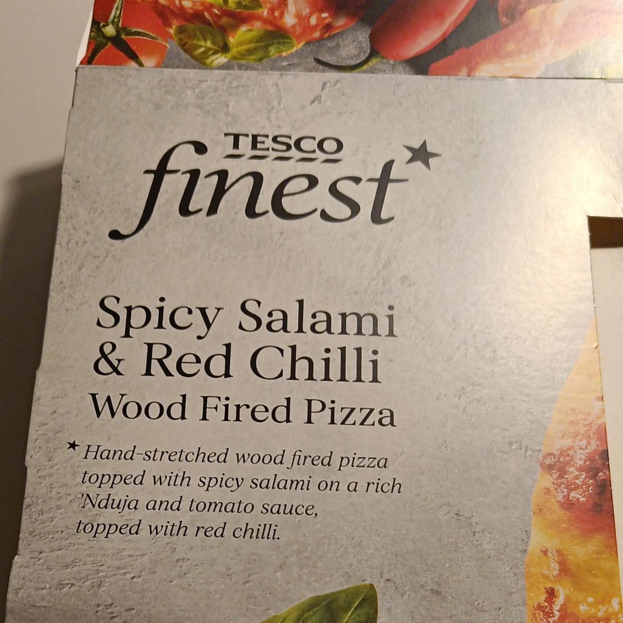 Fotografie - Spicy salami&red chilli wood fired pizza Tesco finest