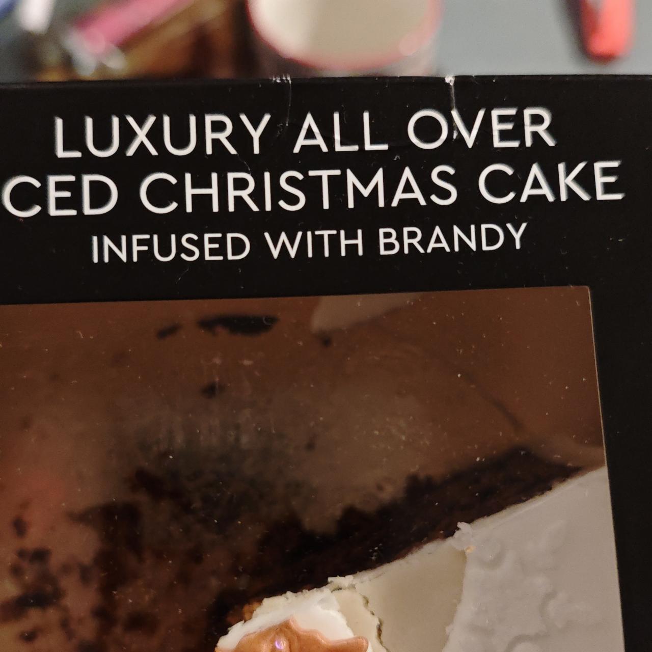 Fotografie - Luxury all over iced christmas cake infused with brandy Deluxe
