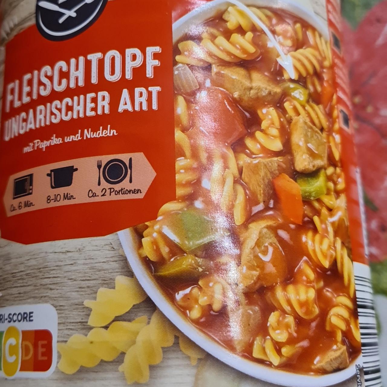 Fotografie - Fleischtopf ungarischer art mit paprika und nudeln Speise ZEIT