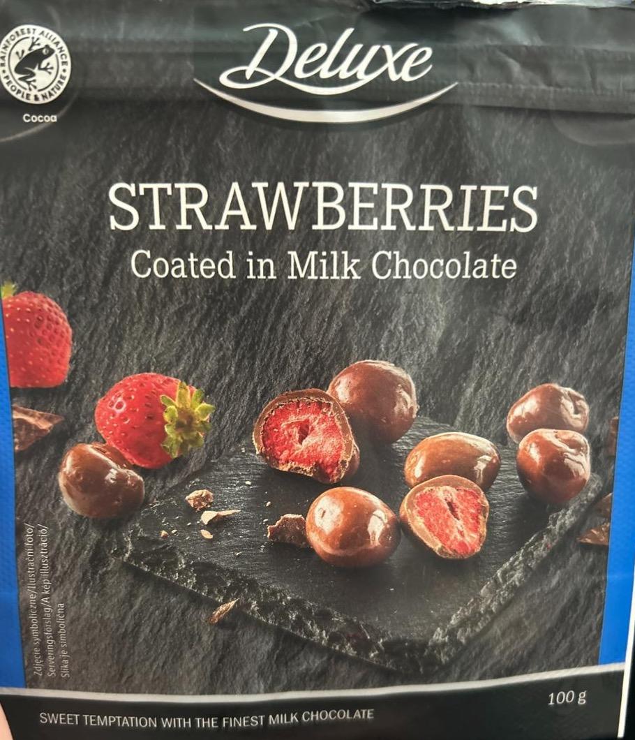 Fotografie - Strawberries coated in milk chocolate Deluxe