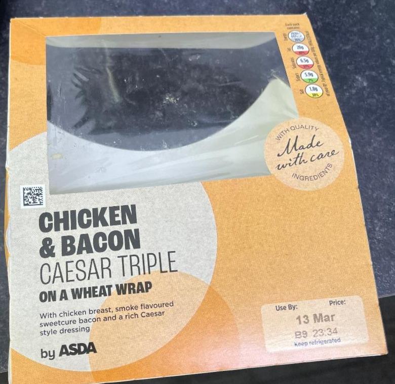 Fotografie - Chicken & bacon caesar triple on a wheat wrap Asda