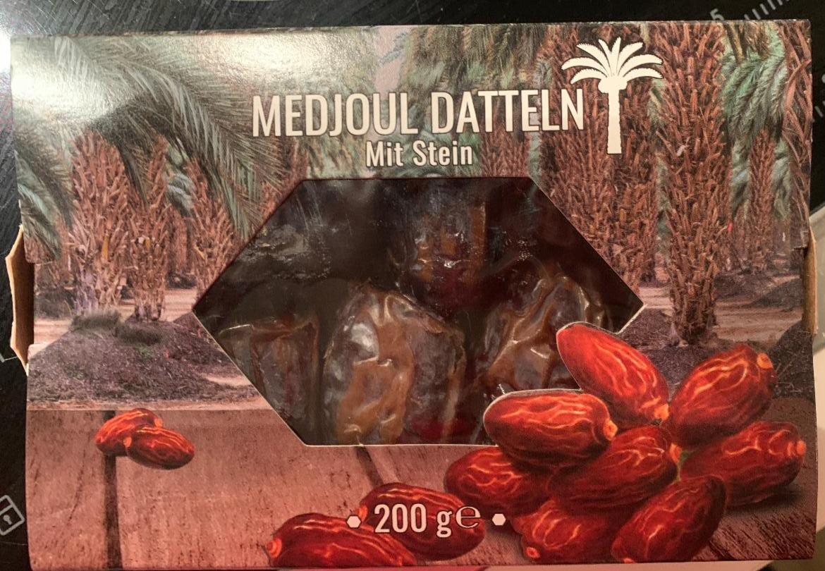 Fotografie - Medjoul Datteln mit Stein Agrifood
