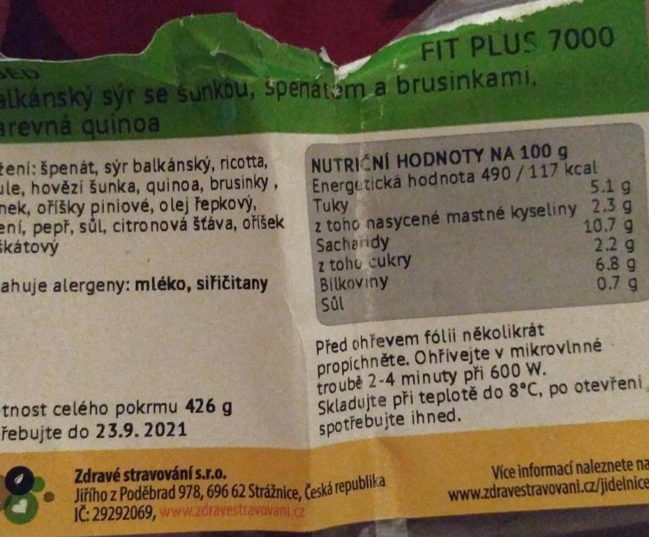 Fotografie - Balkánský sýr se šunkou, špenátem a brusinkami, barevná quinoa Zdravé stravování