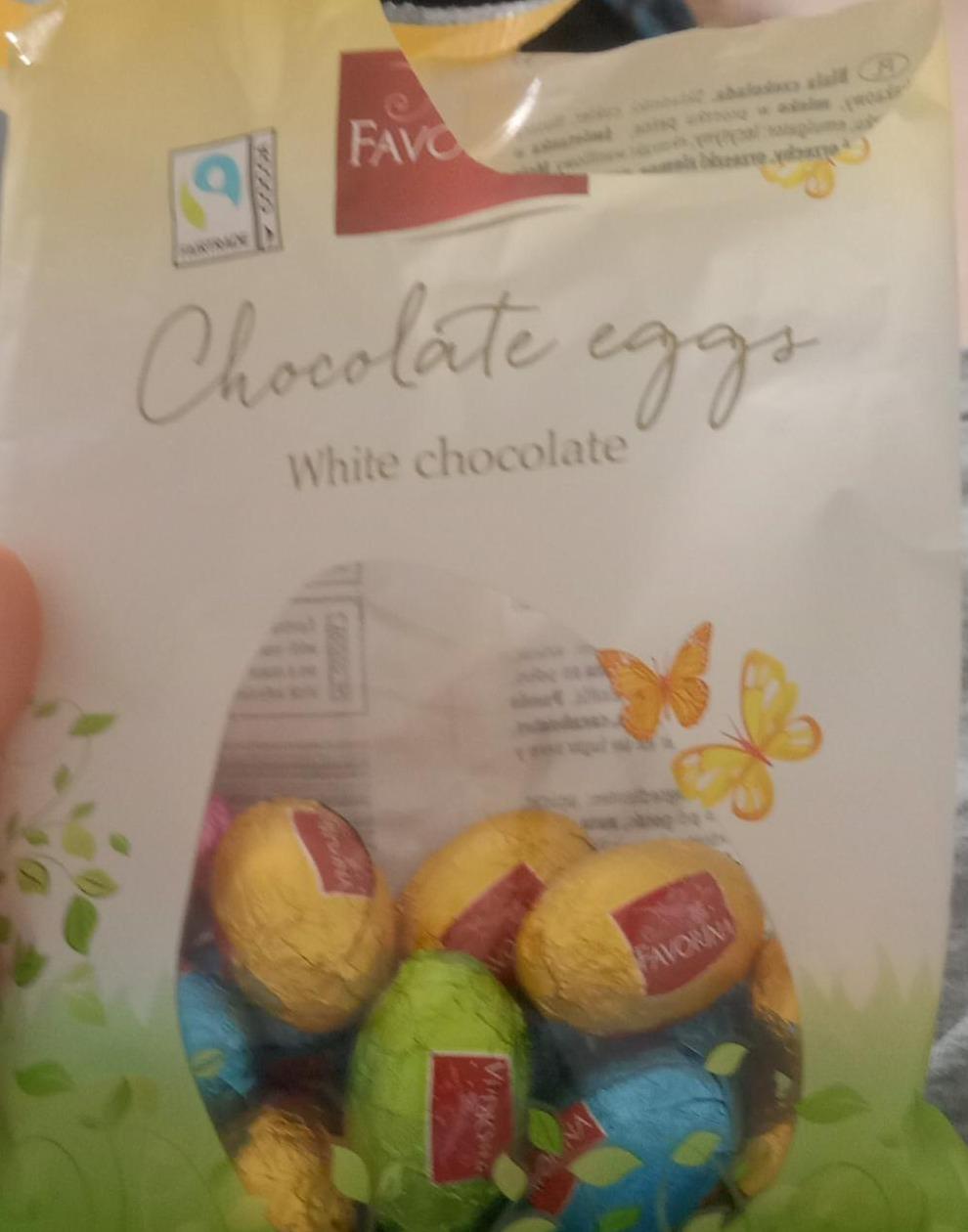 Fotografie - Chocolate eggs White chocolate Favorina