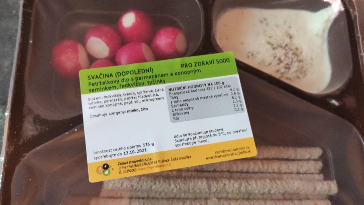 Fotografie - Petrželkový dip s parmazánem a konopným semínkem, tyčinky Zdravé stravování